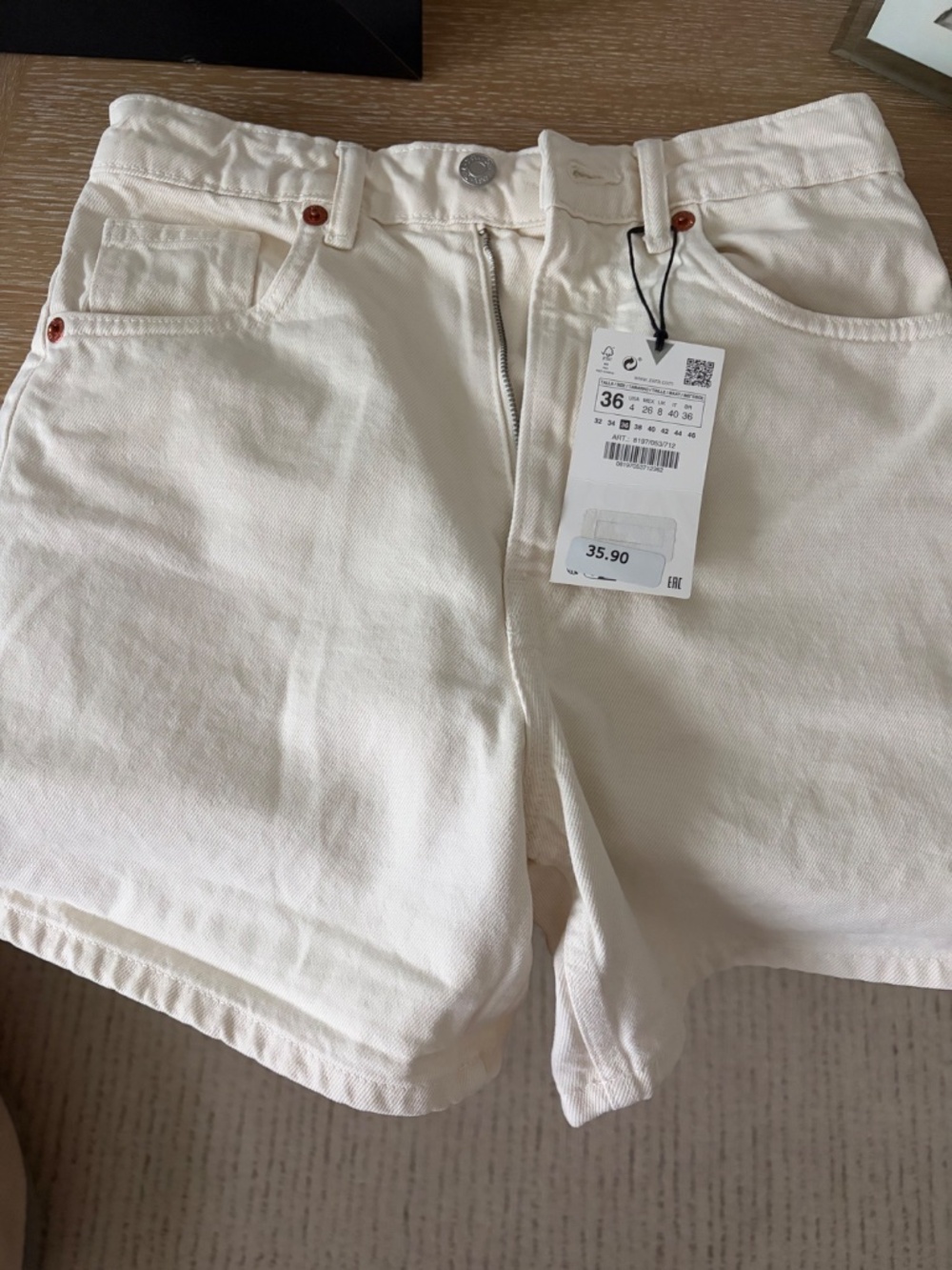 New With Tags Zara High Waisted Denim Shorts sz 4